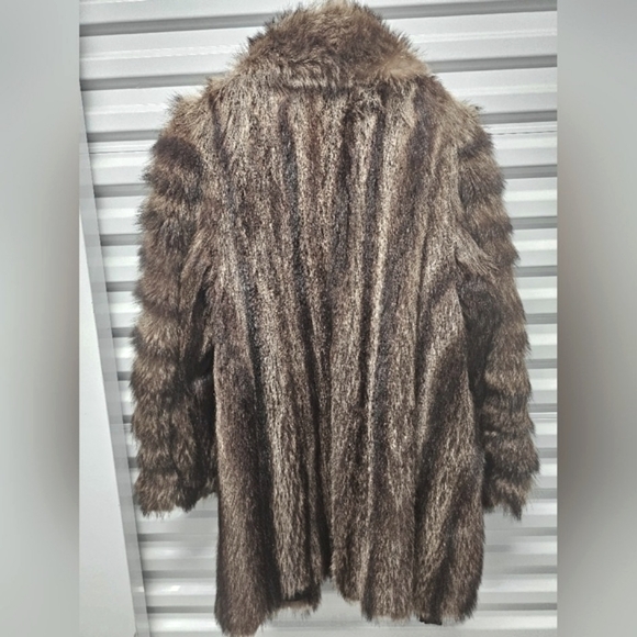REAL FUR RACCOON STROLLER COAT W/ Hooks and Button SIZE LARGE/XLARGE - Picture 6 of 12